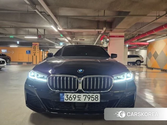 BMW 5 Series (G30) 2023 Черный из Кореи