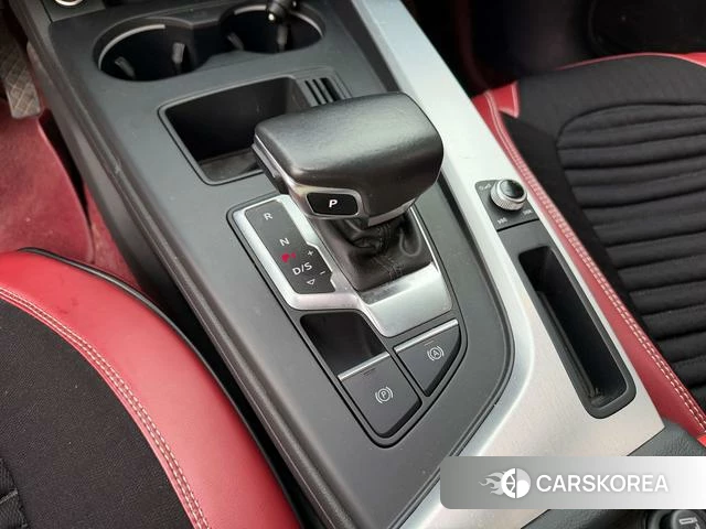Audi A4L 2021 Белый из Китая