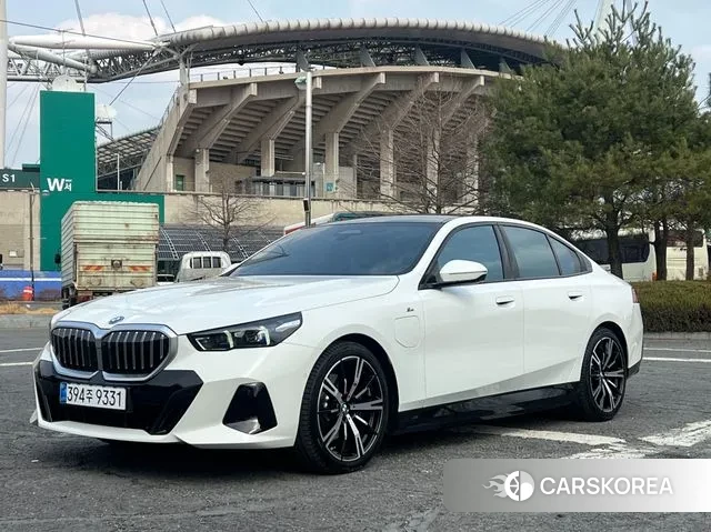 BMW 5 Series (G60) 2025 Белый из Кореи