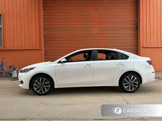 Kia K3 2022 Белый из Китая