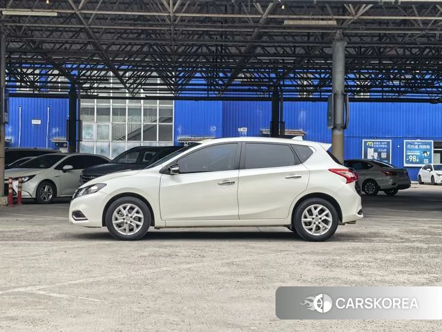 Nissan TIIDA 2023 Белый из Китая