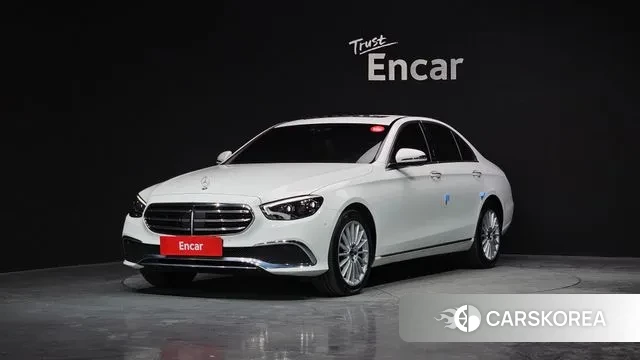 Mercedes-Benz E-Class W213 2021 Белый из Кореи