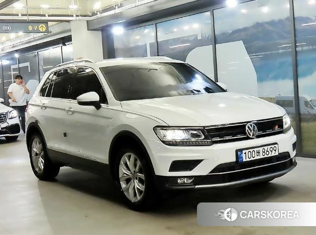 Volkswagen Tiguan second Generation 2020 Белый из Кореи