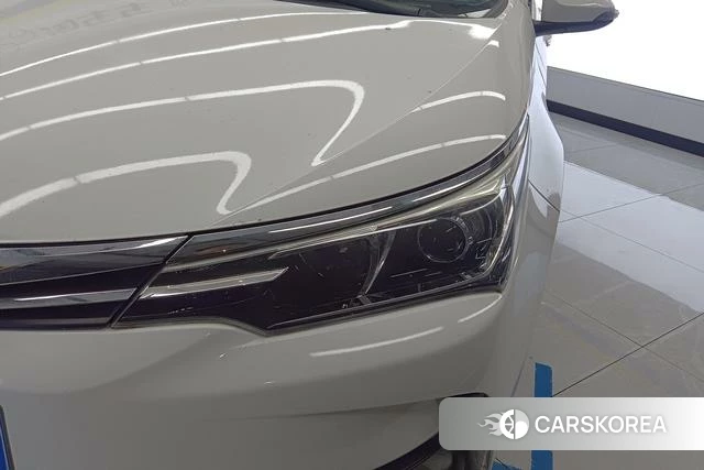 Toyota Corolla 2018 Белый из Китая