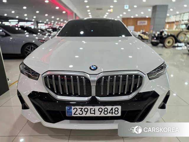 BMW 5 Series (G60) 2025 Белый из Кореи