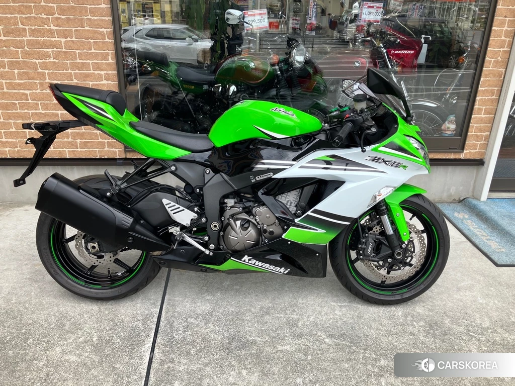 Проданный Kawasaki NINJA ZX-6R 2016 из Японии