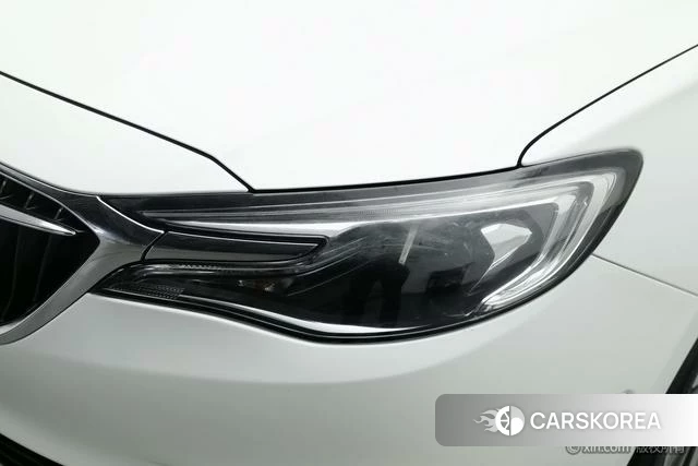 Buick Yuelang 2019 Белый из Китая