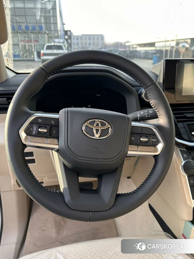 Toyota Land Cruiser (imported) 2026 Белый из Китая