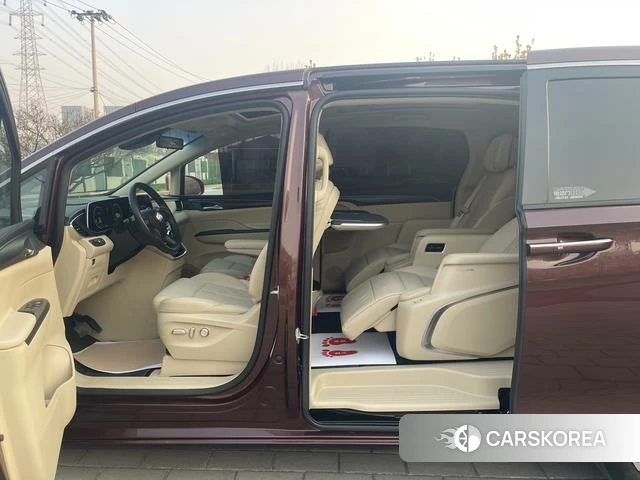Buick GL8 2022 Красный из Китая