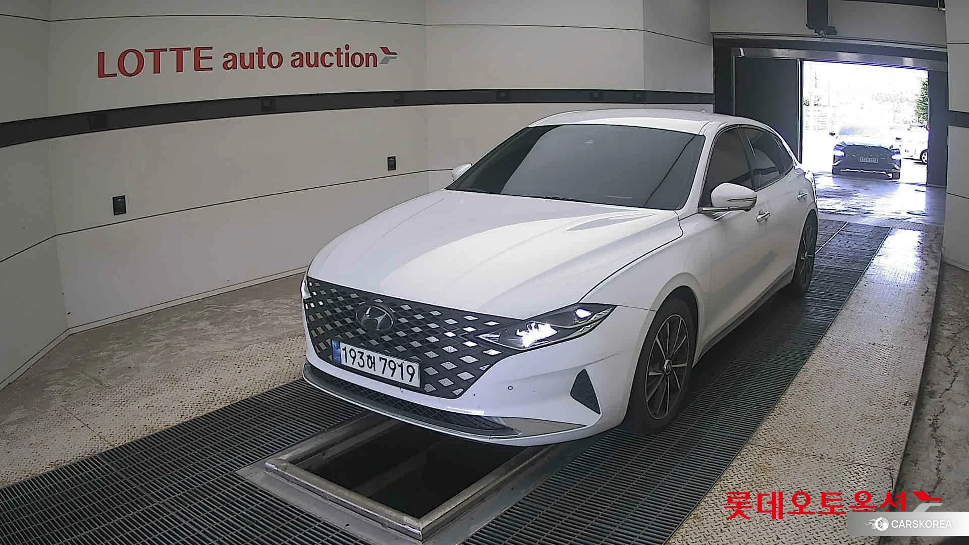 Hyundai Grandeur 2023 Serenity White Pearl (Optional addition) из Кореи