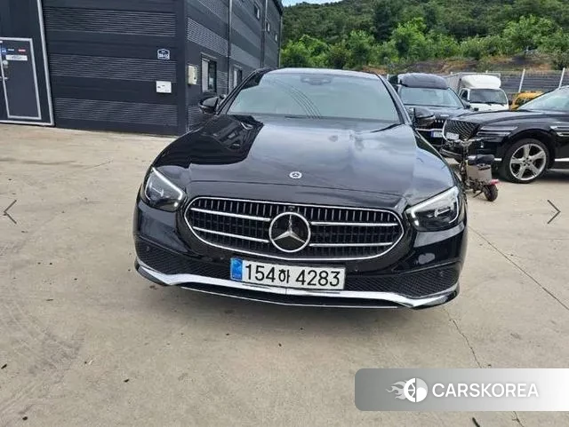 Mercedes-Benz E-Class W213 2023 Черный из Кореи