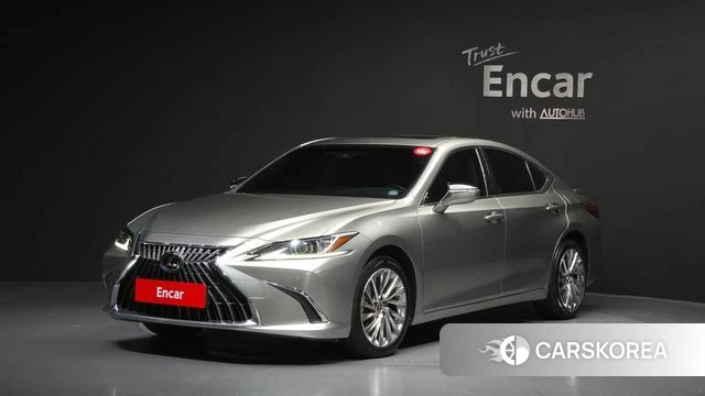 Lexus ES300h 7th generation 2023 Серебристо-серый из Кореи