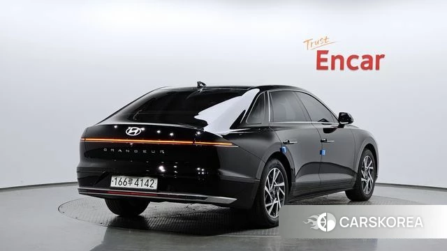 Hyundai Grandeur Hybrid (GN7) 2023 Черный из Кореи