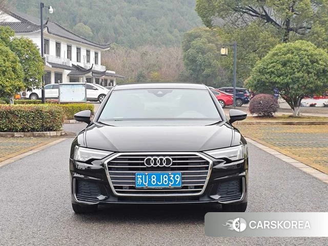 Audi A6L 2020 Черный из Китая