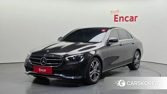 Mercedes-Benz E-Class W213 2022 Серый из Кореи