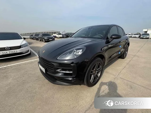 Porsche Macan 2019 Черный из Кореи