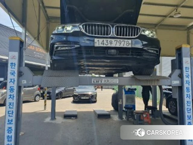 BMW 5 Series (G30) 2020 Черный из Кореи