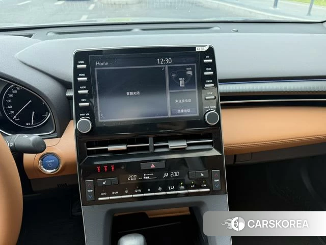 Toyota Asian dragon 2022 Серебристо-серый из Китая