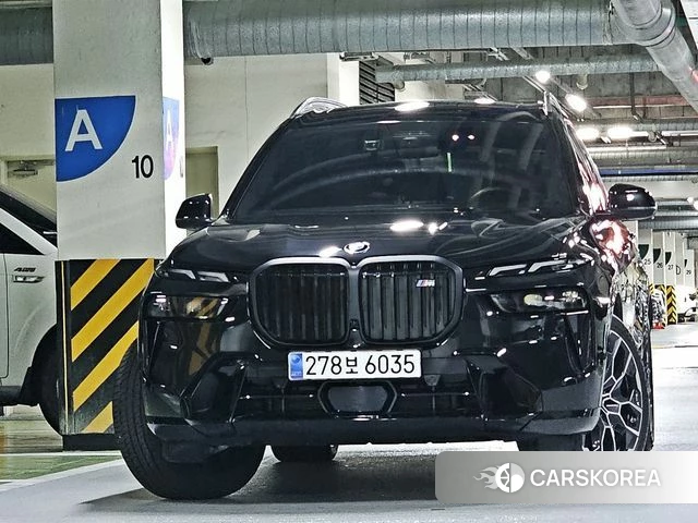 BMW X7 (G07) 2024 Черный из Кореи
