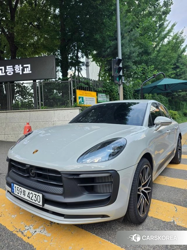 Porsche Macan 2023 Серебристо-серый из Кореи
