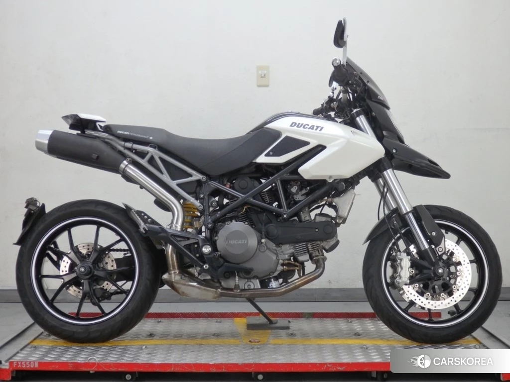 Проданный Ducati HYPERMOTARD 796 2010 из Японии