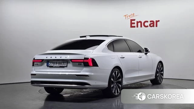 Volvo S90 2025 Белый из Кореи