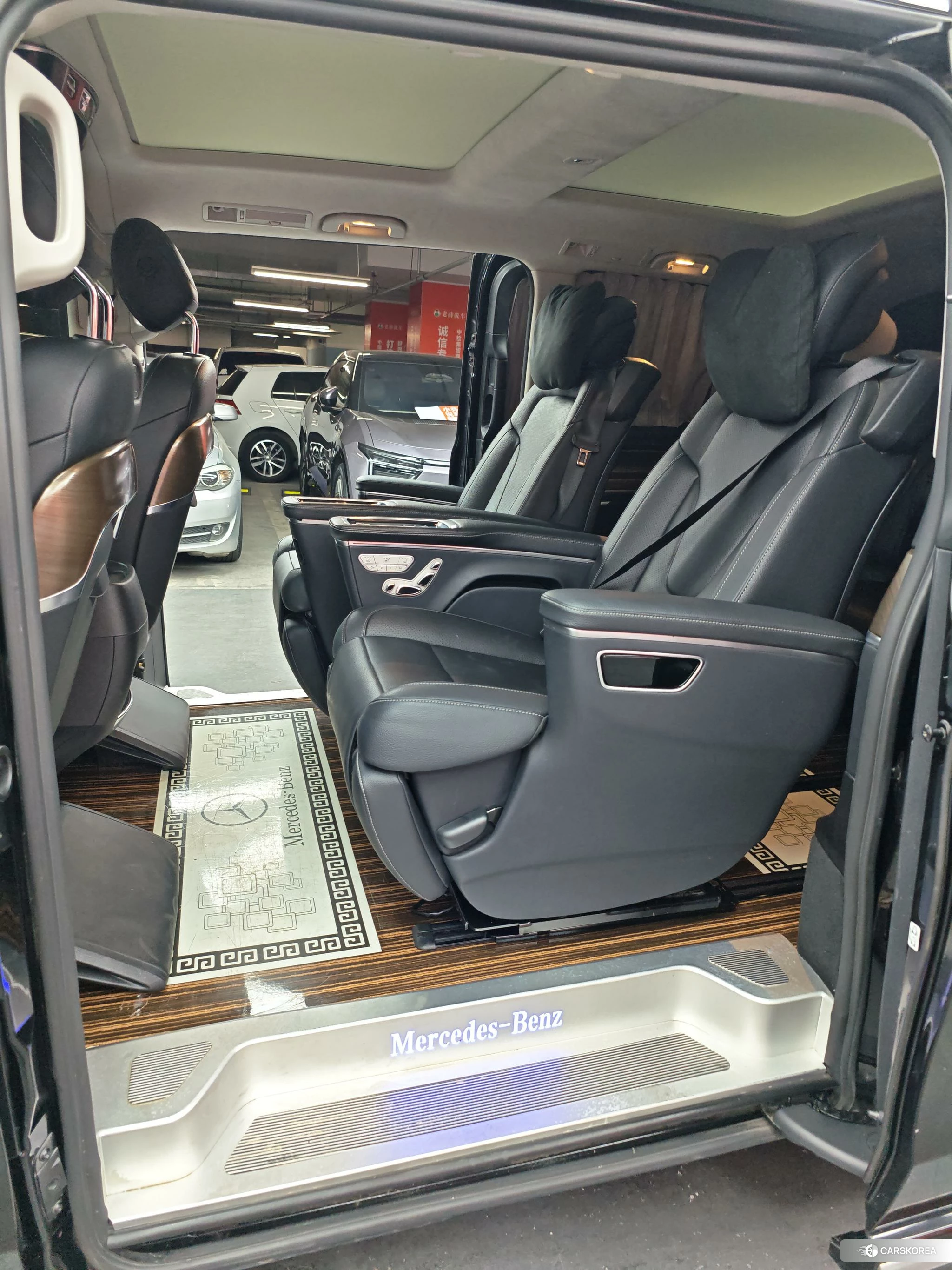 Mercedes-Benz V-class 2022 Черный из Китая