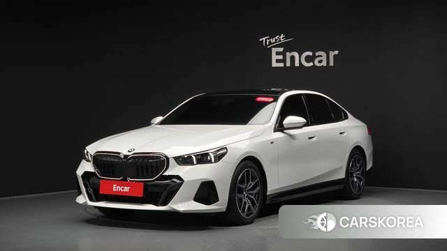 BMW 5 Series (G60) 2025 Белый из Кореи