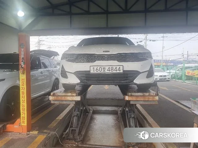 Kia K5 3rd generation 2021 Белый из Кореи