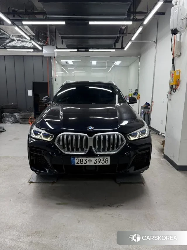 BMW X6 (G06) 2022 Черный двухцветный из Кореи