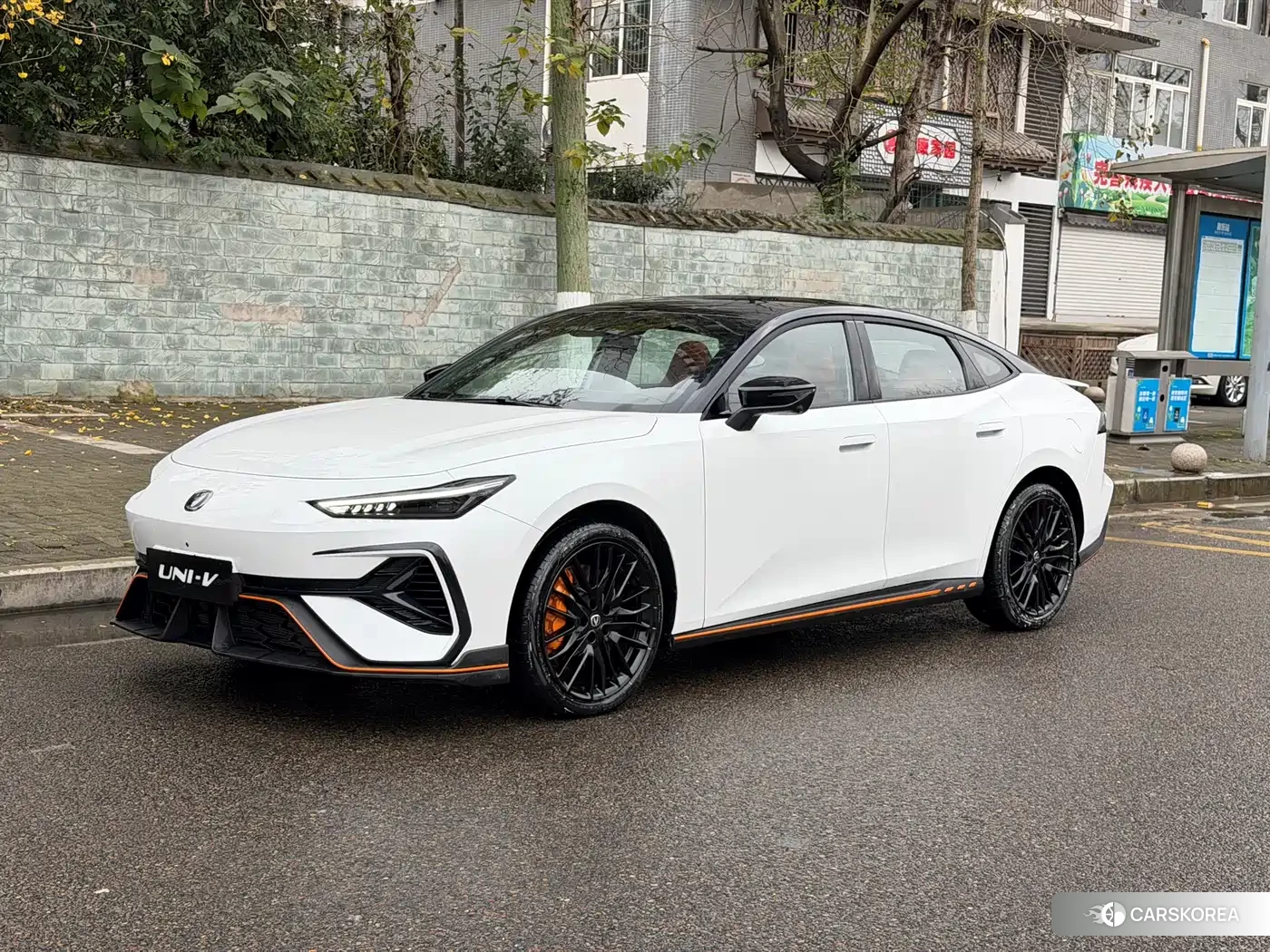 Chang'an Changan UNI-V 2025 Белый из Китая