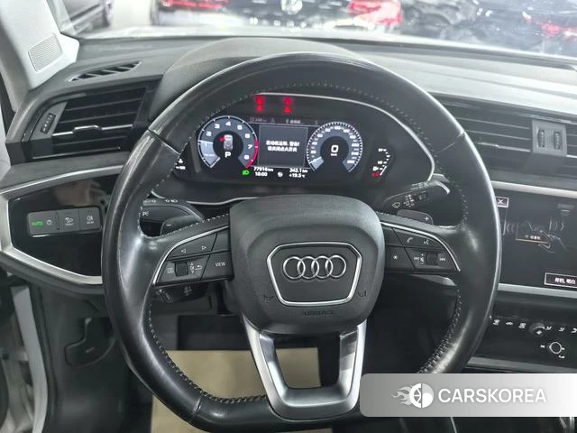 Audi Q3 2021 Белый из Китая