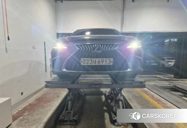 Lexus ES300h 7th generation 2022 Черный из Кореи