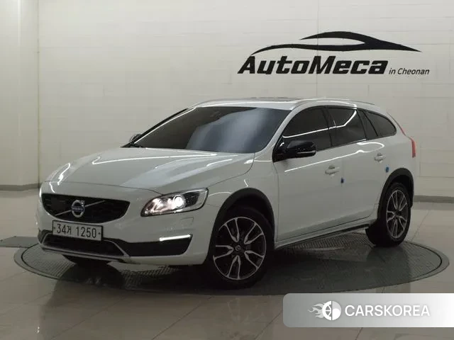 Volvo V60 Cross-Country 2018 Белый из Кореи