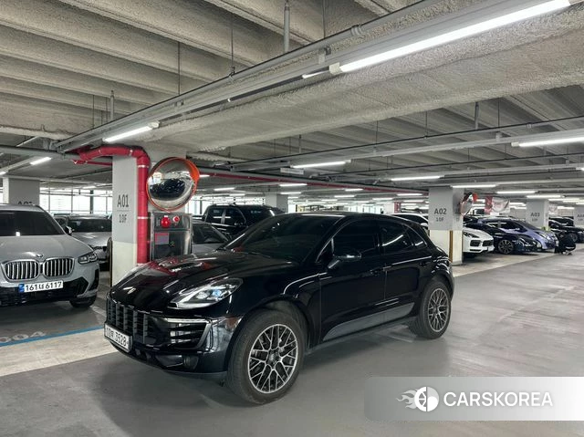 Porsche Macan 2018 Черный из Кореи