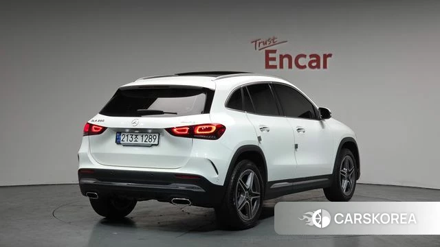 Mercedes-Benz GLA - Class H247 2023 Белый из Кореи