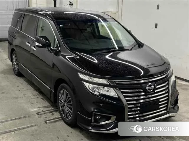 Nissan Elgrand 2018 из Японии