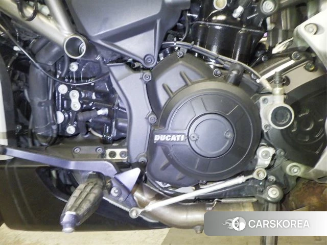 Engine photo