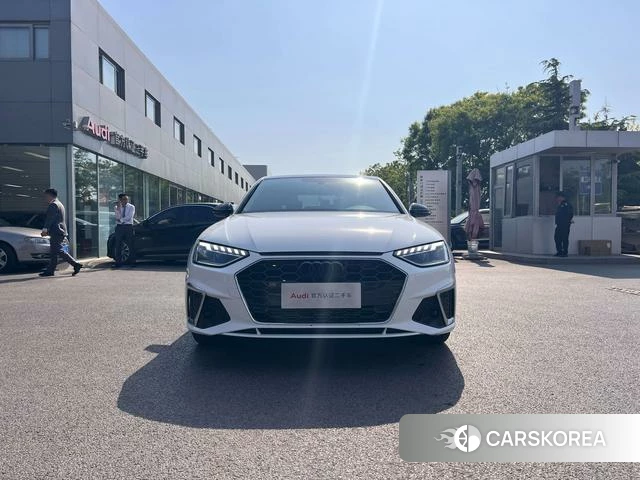 Audi A4L 2023 Белый из Китая