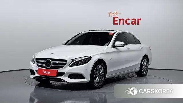Mercedes-Benz C-Class W205 2018 Белый из Кореи