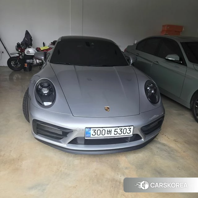 Porsche 911(992) 2024 Серебристо-серый из Кореи