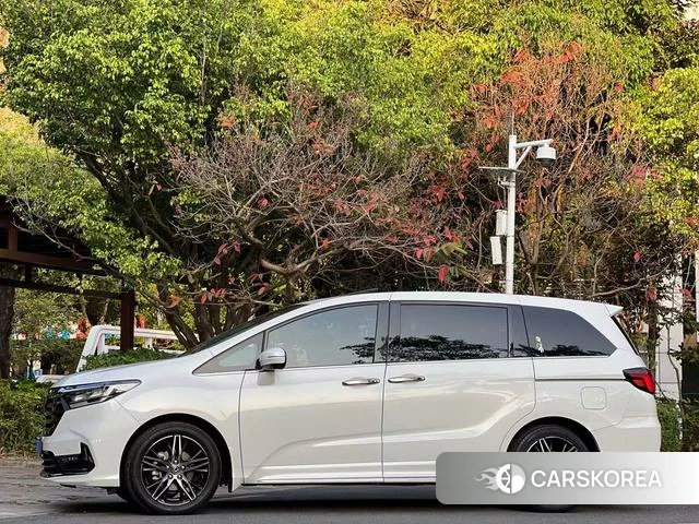 Honda Odyssey 2022 Белый из Китая