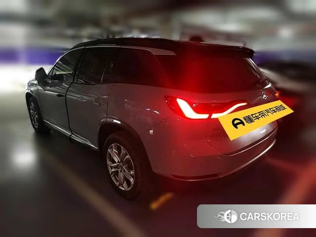 Weilai ES8 2022 Серебристо-серый из Китая