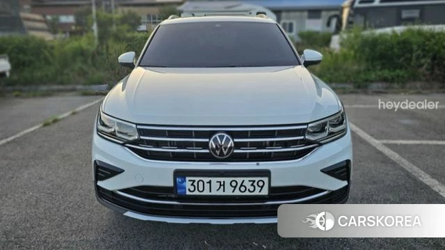 Volkswagen Tiguan second Generation 2022 Белый из Кореи