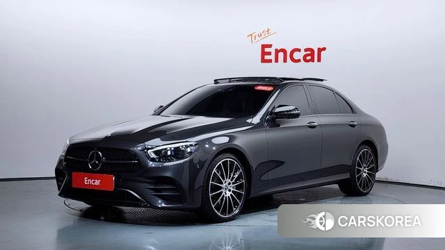 Mercedes-Benz E-Class W213 2023 Серый из Кореи
