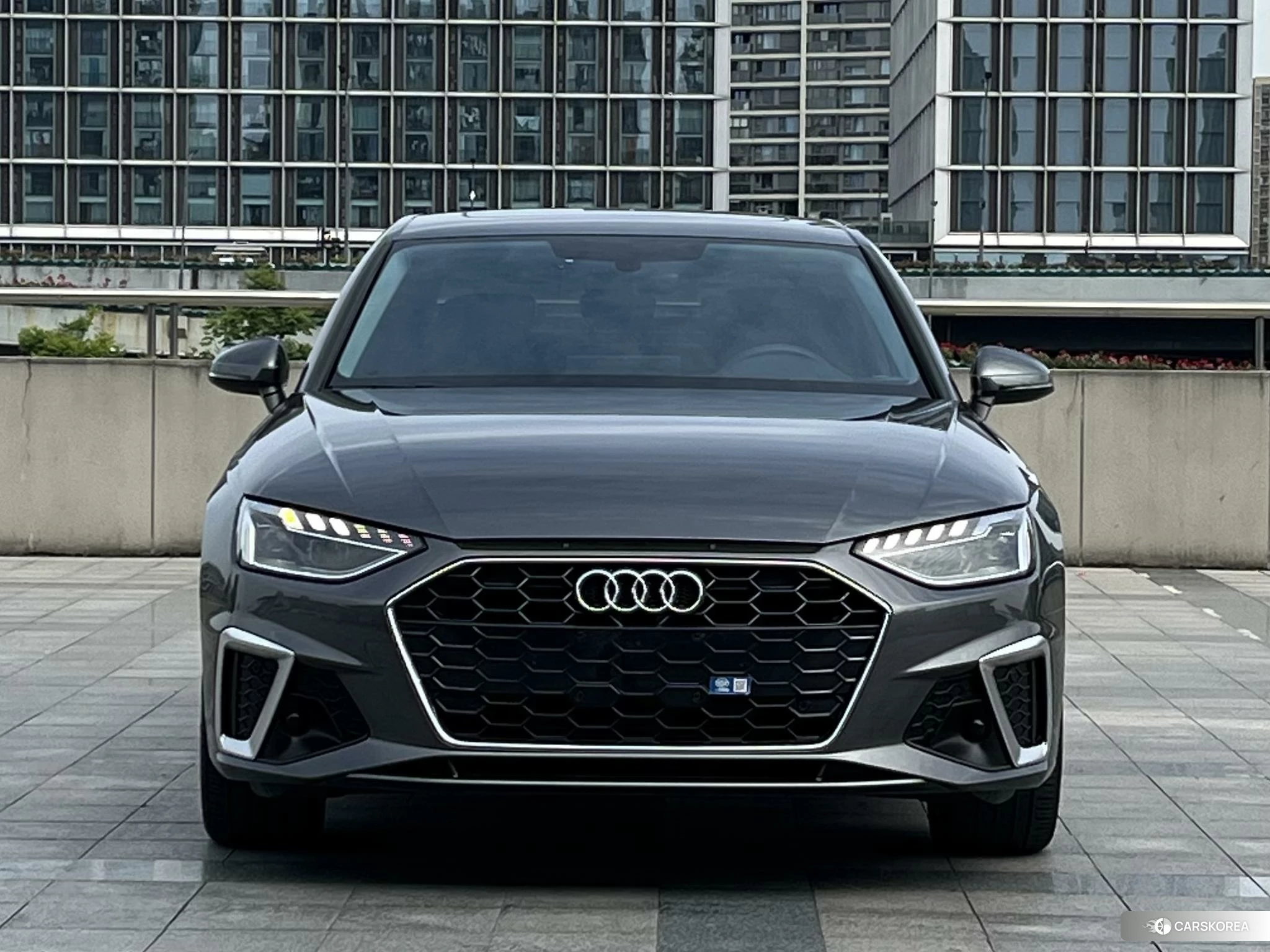 Audi A4L 2021 Темно-серый из Китая