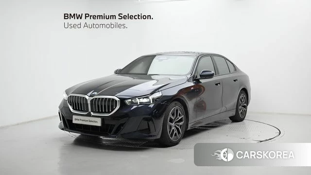 BMW 5 Series (G60) 2023 Черный из Кореи