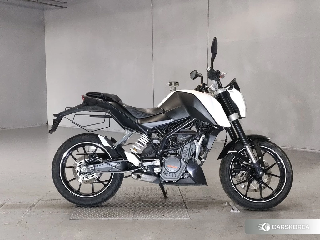 Проданный KTM 125 DUKE 2013 из Японии