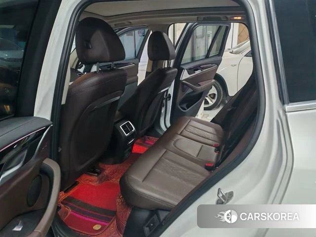 BMW iX3 2023 Белый из Китая