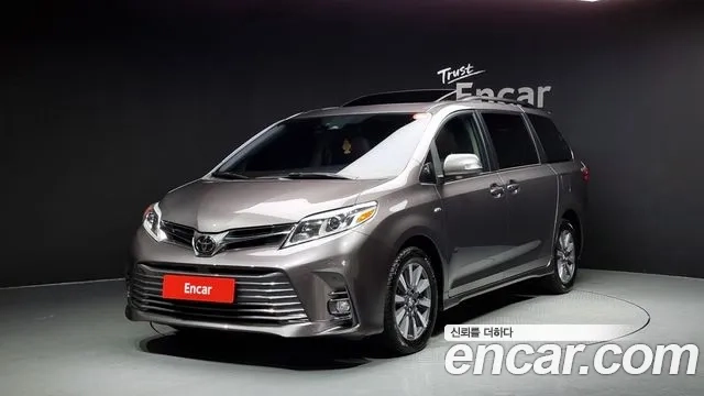 Toyota Sienna 2018 Серый из Кореи